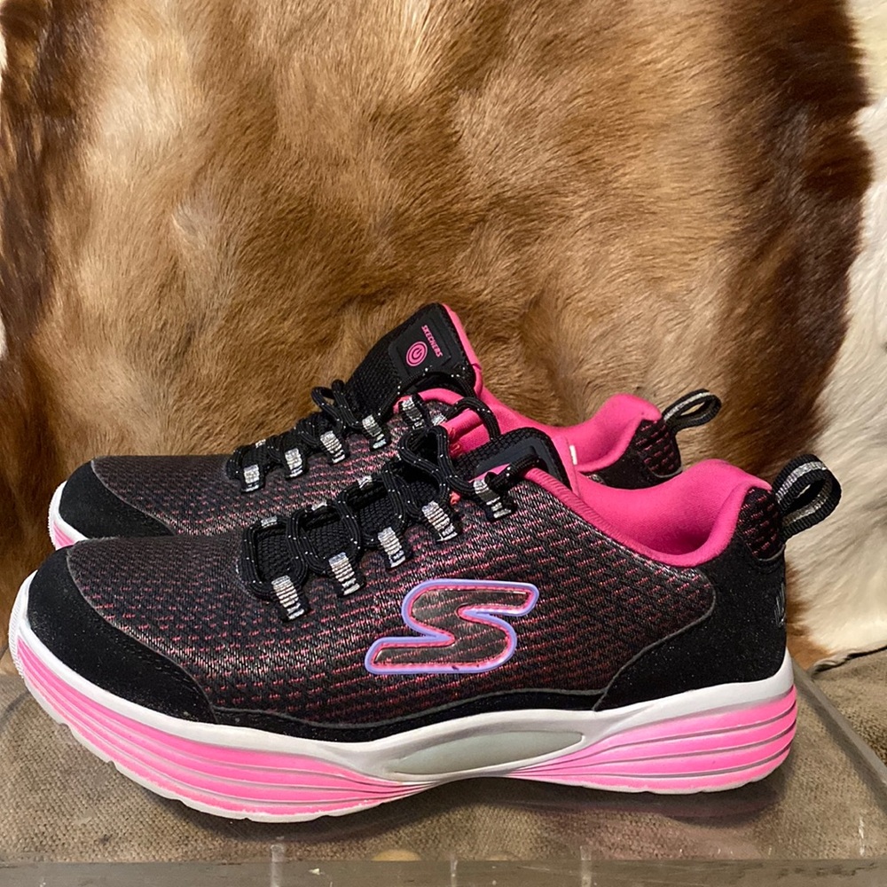 Skechers illuminators